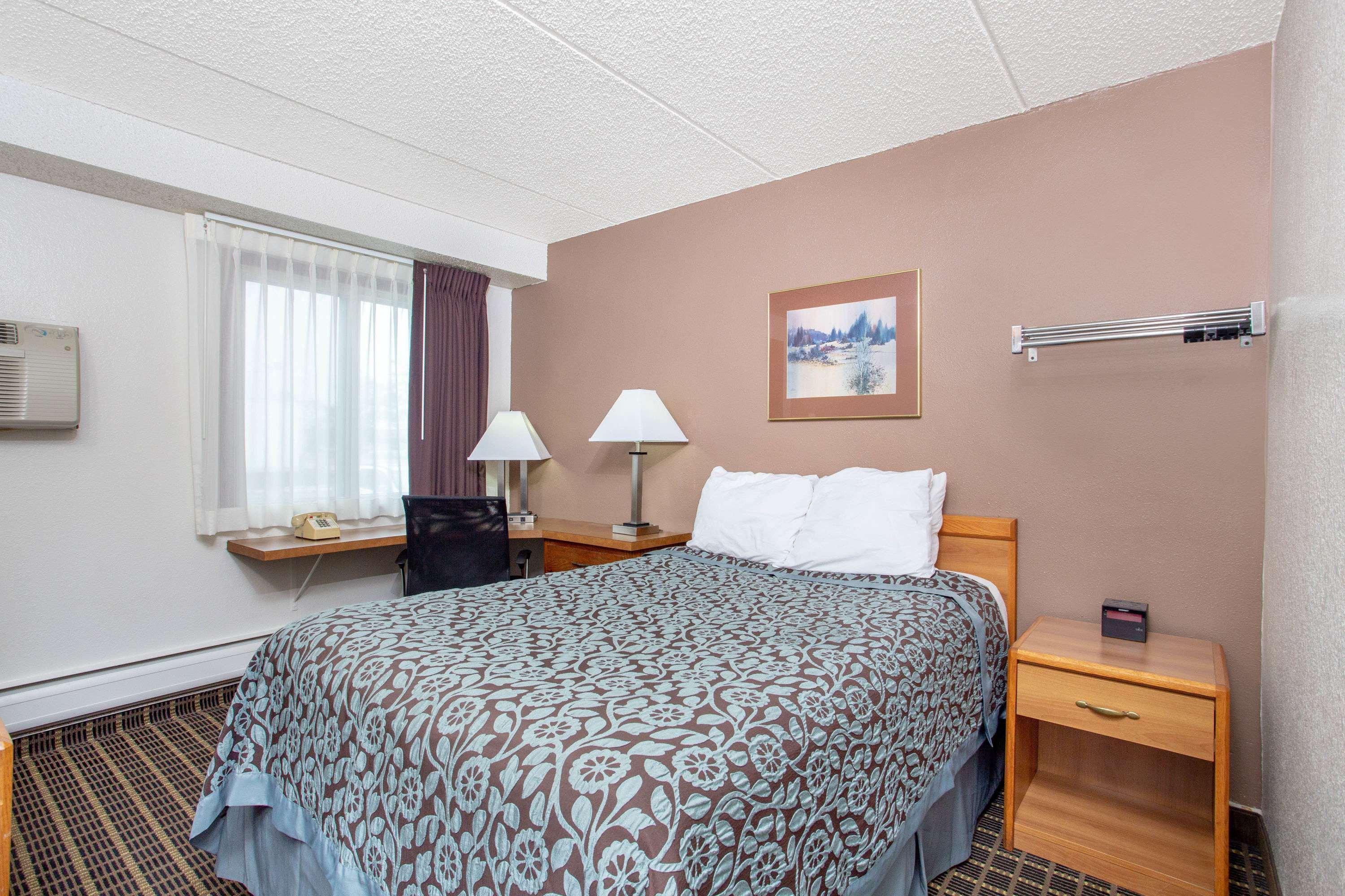 Days Inn By Wyndham Fond Du Lac Luaran gambar